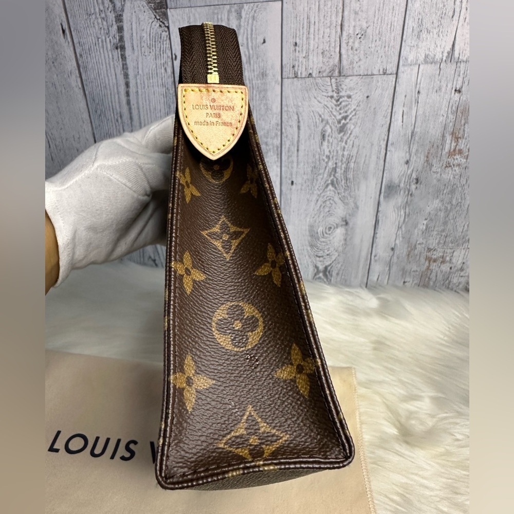 LOUIS VUITTON monogram toiletry GM - Picture 5 of 17